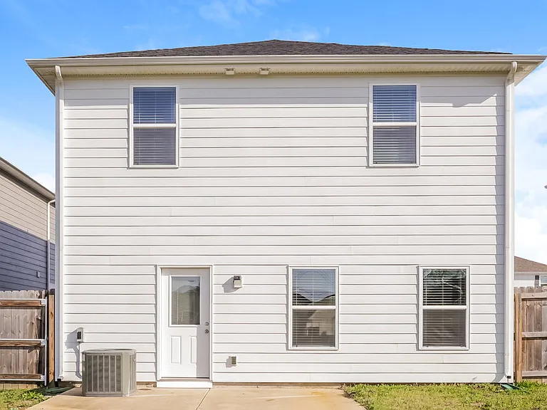 2228 Lismore Dr — Photo 17