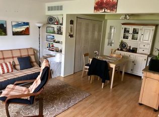 543 Longshore Dr APT A, Ann Arbor, MI