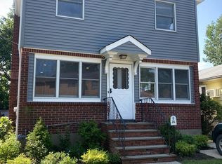 35 Cottonwood Rd, Port Washington, NY 11050