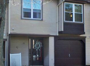 20 Kensington Sq, Cohoes, NY 12047