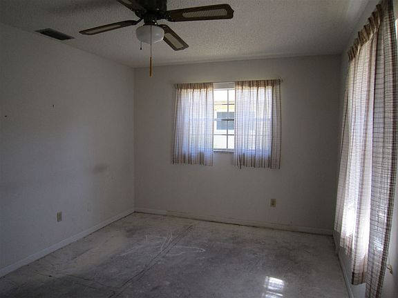 3rd image of 414 Graciela Cir