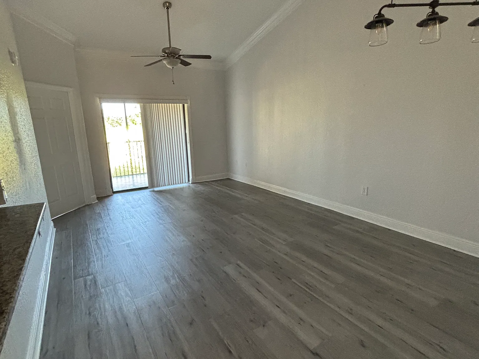 3 bed, 1212 sqft, $2,200 — Photo 1