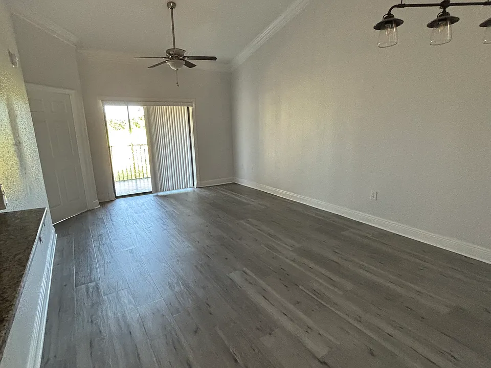 7801 Sugar Bend Dr