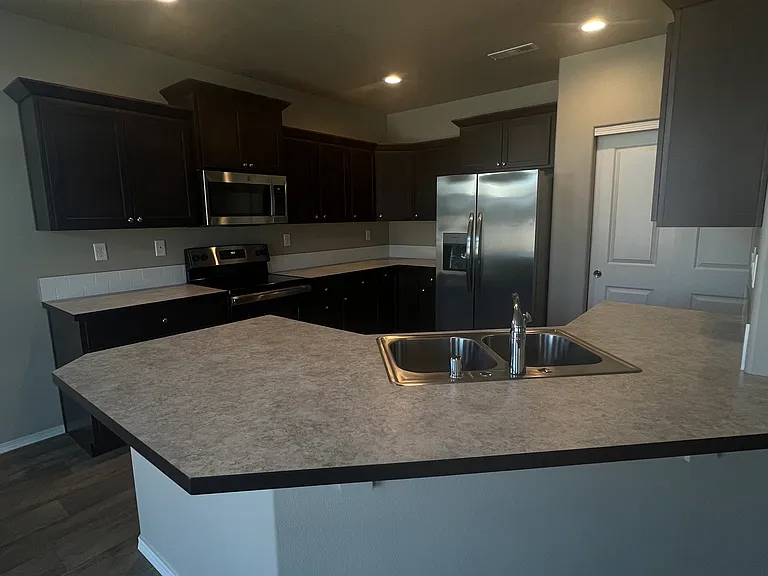 6105 Judd Ave — Photo 6