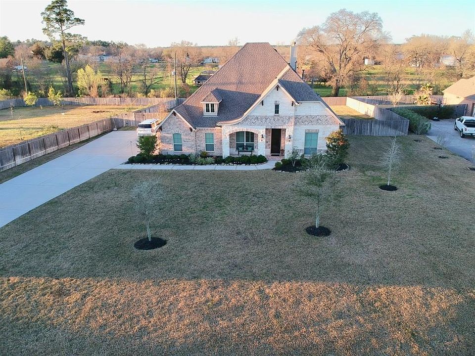 1st image of 40719 Manor Dr