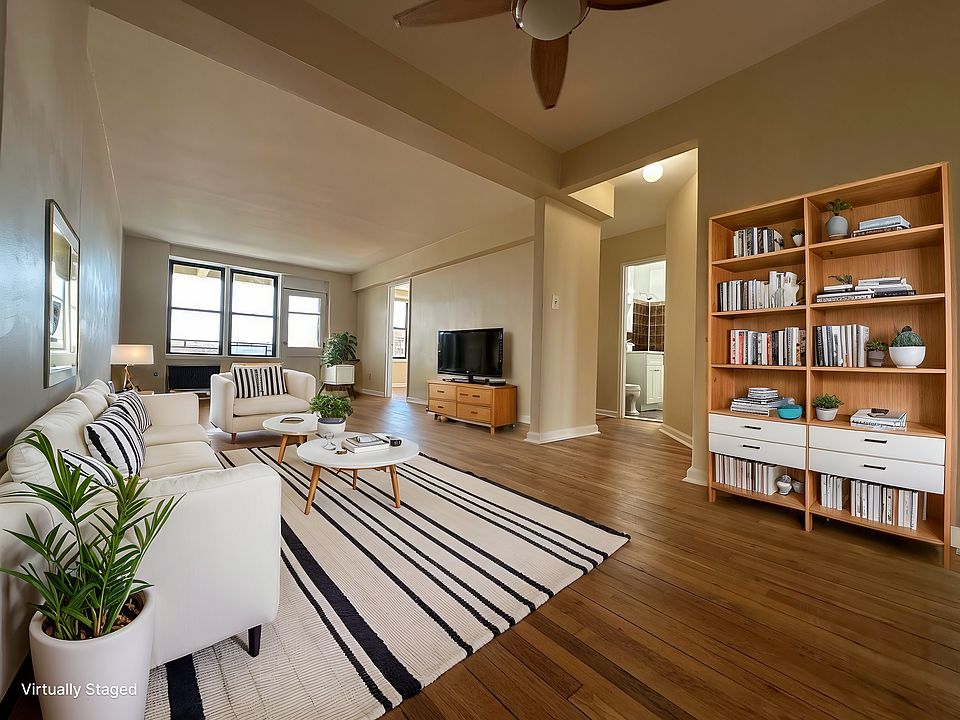 1st image of 2534 Crescent St APT 6E