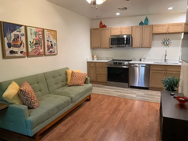 2724 N Gill Ave — Photo 1