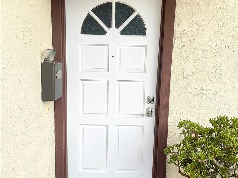 3963 Pennsylvania Ave — Photo 2