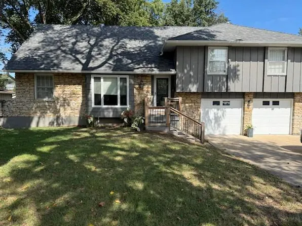 11008 W 72nd St, Shawnee, KS 66203