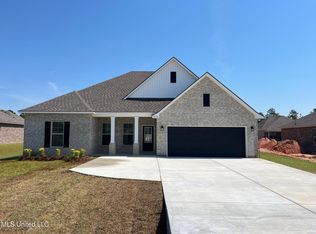 12170 Walker Rd, Ocean Springs, MS 39564