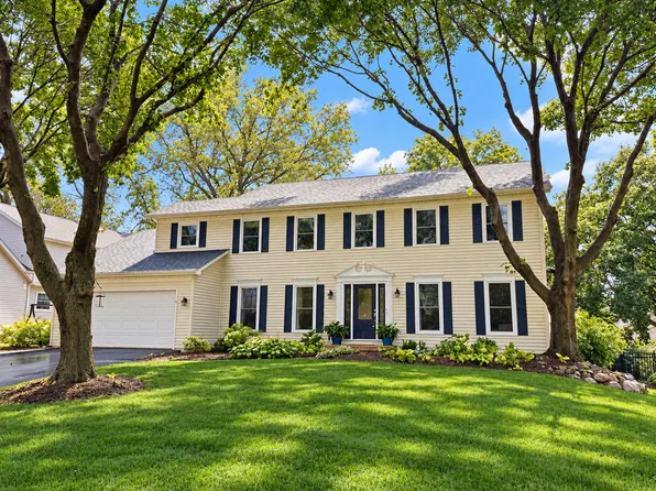 163 Stonegate Ct, Glen Ellyn, IL 60137