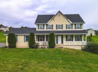 113 Rolling Meadows Rd, Saylorsburg, PA 18353