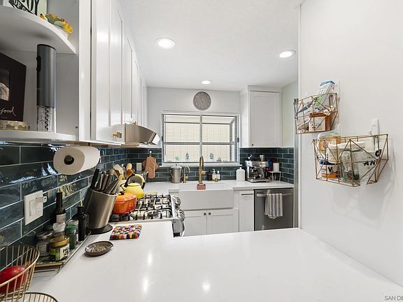 3rd image of 3985 Wabaska Dr APT 15