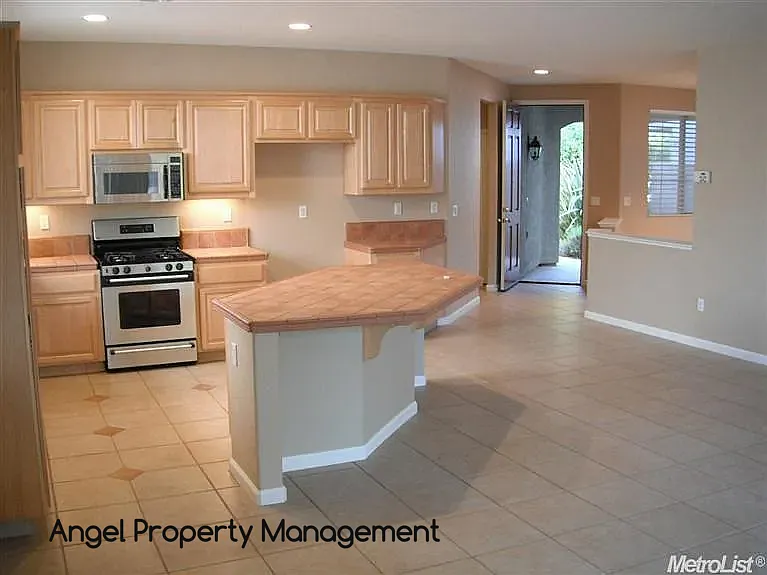 10101 E Taron Dr — Photo 10