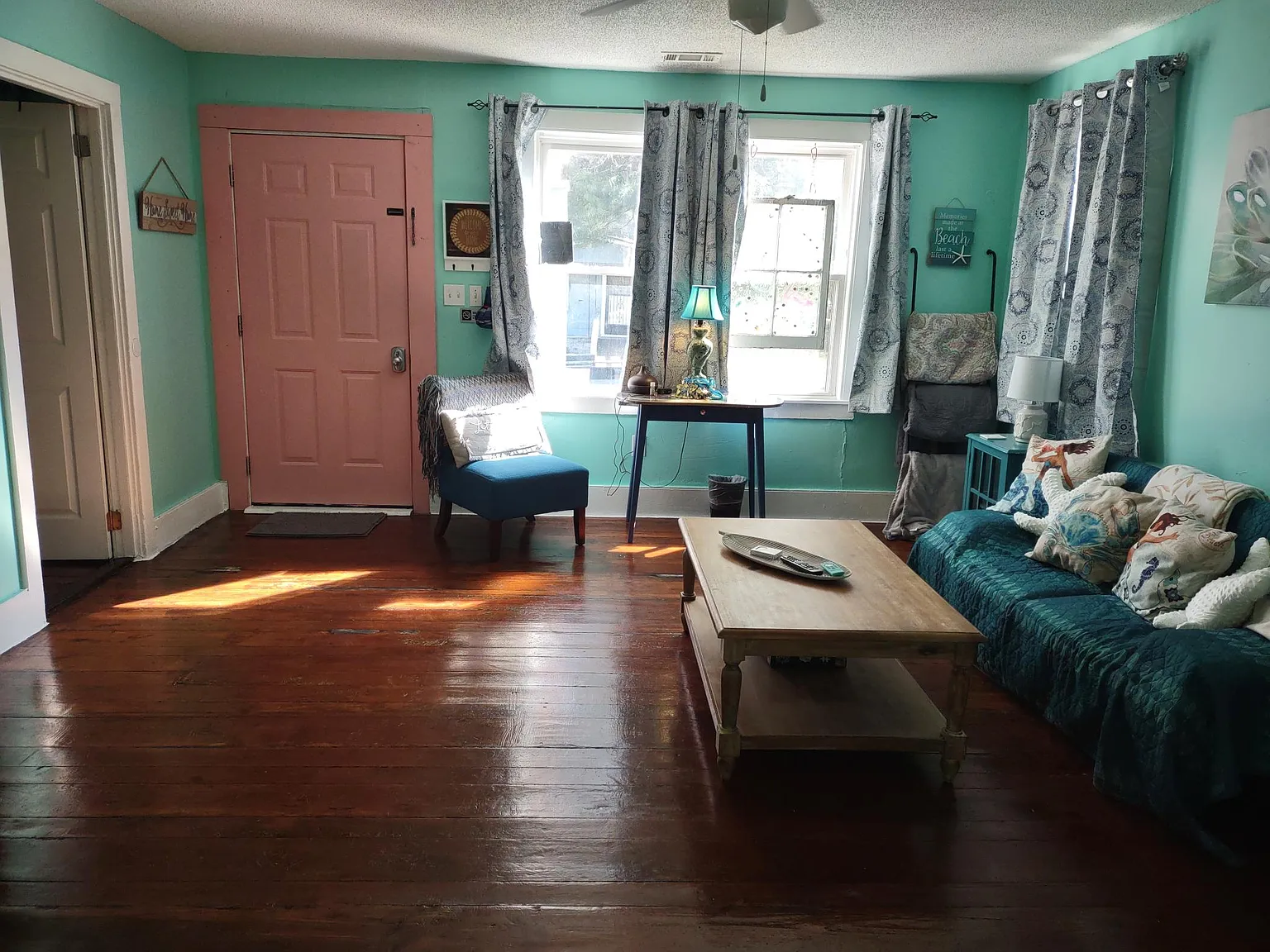 2118 Mosley St — Photo 3