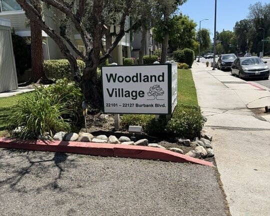 2nd image of 22123 Burbank Blvd Unit 2