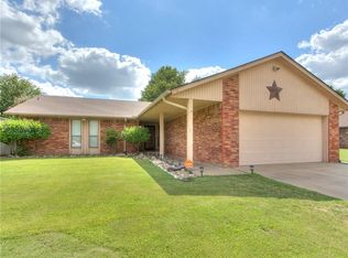 1521 Emerwood Rd, Moore, OK 73160