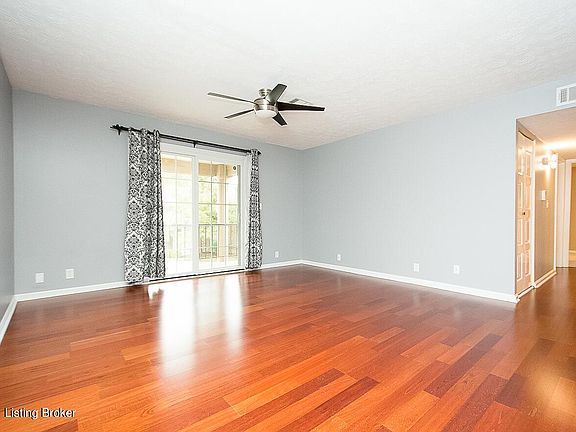 5th image of 412 Logsdon Ct