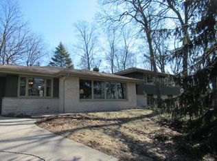 3305 Stratford Ct, Janesville, WI 53546