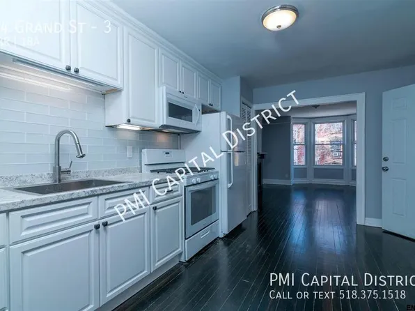 74 Grand St #3, Albany, NY 12202