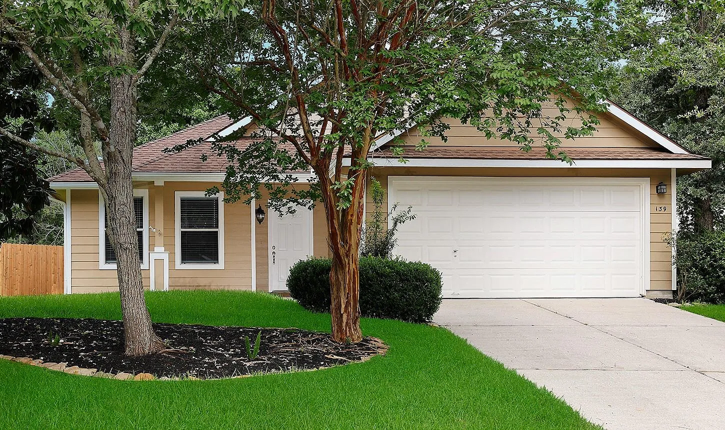 3 bed, 2.0 bath, 1530 sqft, $2,100 — Photo 1
