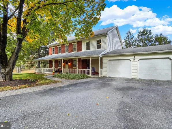 85 Red Stone Dr, York Haven, PA 17370