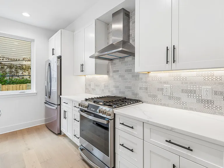 1342 S Bouvier St — Photo 7