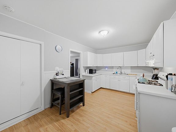 4th image of 4618 W Lakeshore Dr