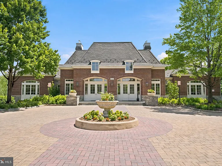 22839 Vickery Park Dr — Photo 44