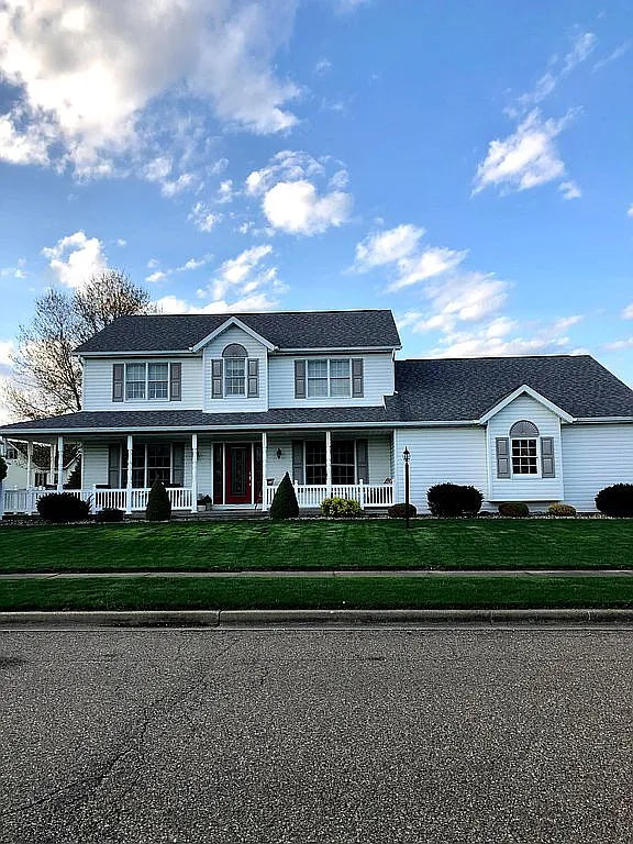 496 Oak Ave SW photo 1