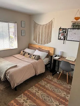 3 bed, 2.5 bath, 1475 sqft, $1,100 — Photo 1