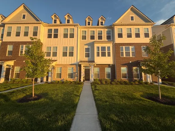 1728 Blenker Dr, Carmel, IN