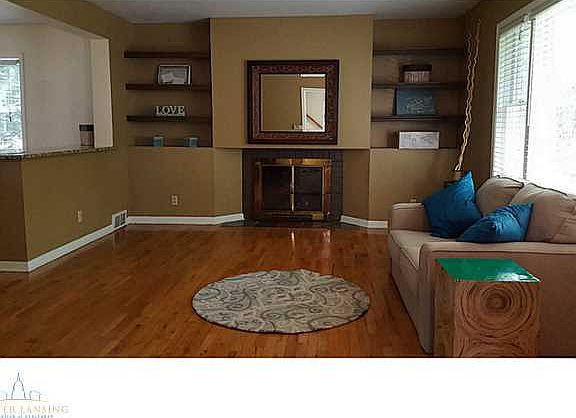 2nd image of 206 E University Dr