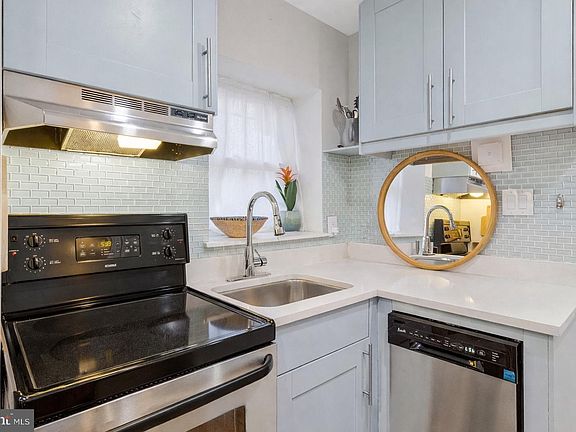 4th image of 1900 15th St NW APT 4