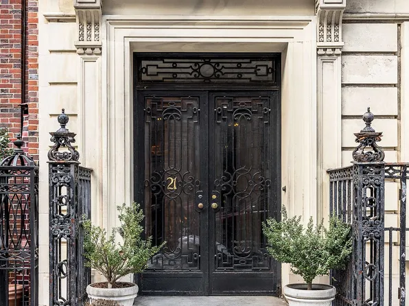 21 E 81st St, New York, NY 10028