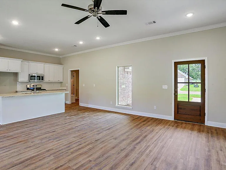 623 Westfield Dr — Photo 4