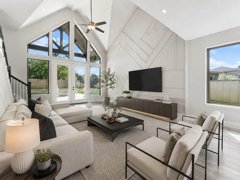 15026 Joe Lair Dr — Photo 2