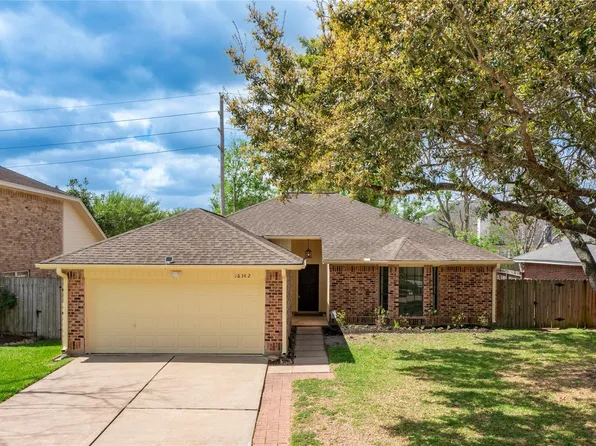 16342 Maple Downs Ln, Sugar Land, TX 77498