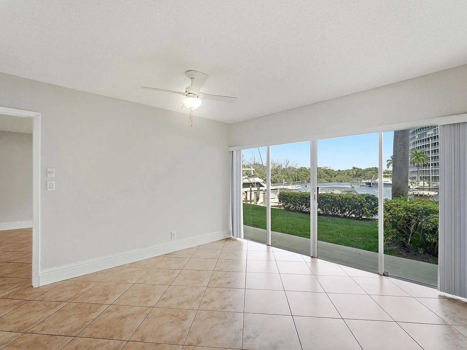 1 bed, 1.0 bath, 1008 sqft, $1,800 — Photo 3