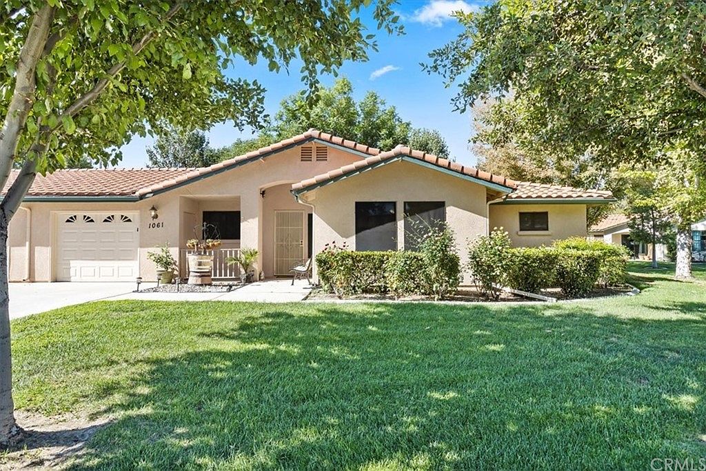 1061 Clubhouse Dr, Hemet, CA 92545 Zillow