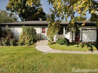4045 Chadwick Ave NE, Grand Rapids, MI 49525