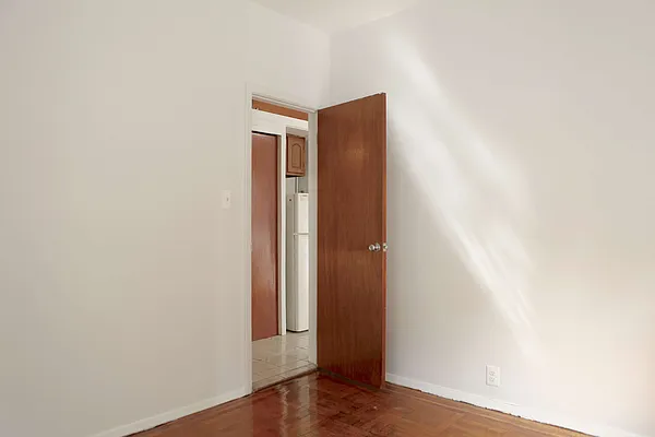 Rented by Astoria Realty | media 18