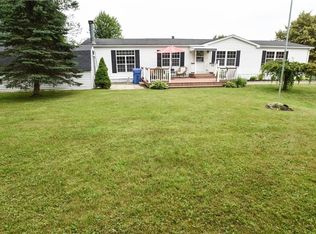 6255 Whispering Woods Dr, Williamson, NY 14589