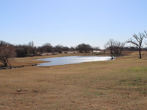 4th image of 102 Hertiage Dr
