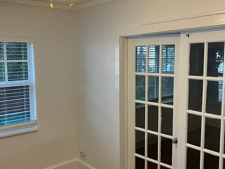 400 SW 10th Ave — Photo 16