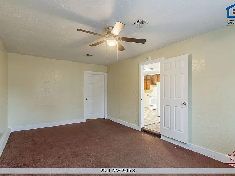 2211 NW 26th St — Photo 37