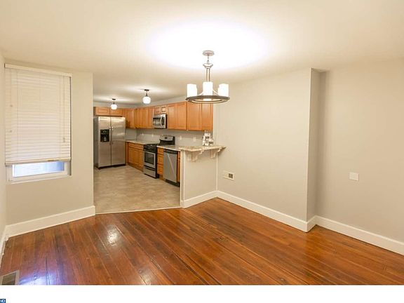 4th image of 1203 E Columbia Ave