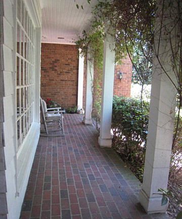 5th image of 1702 Chelsea Dr NW