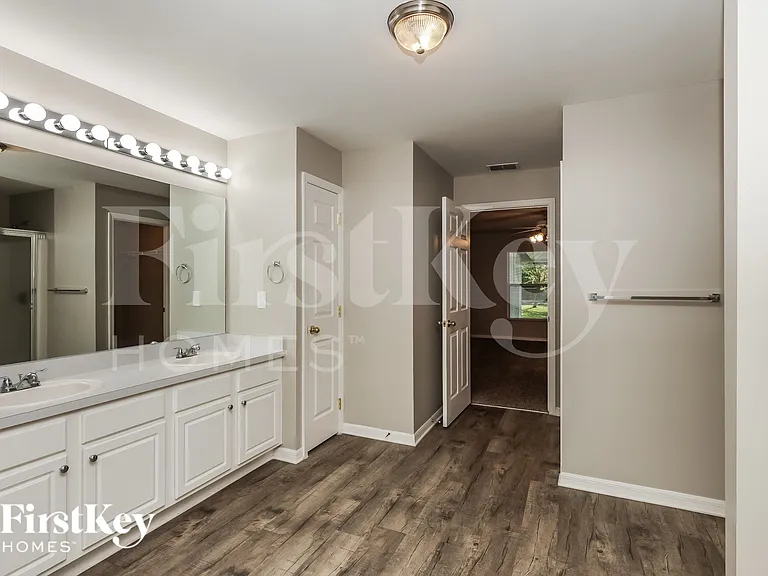 420 Desoto Ave — Photo 10