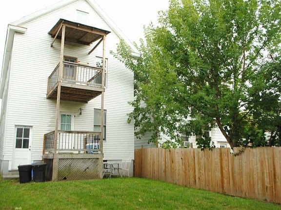 2nd image of 131 Woodlawn Ave